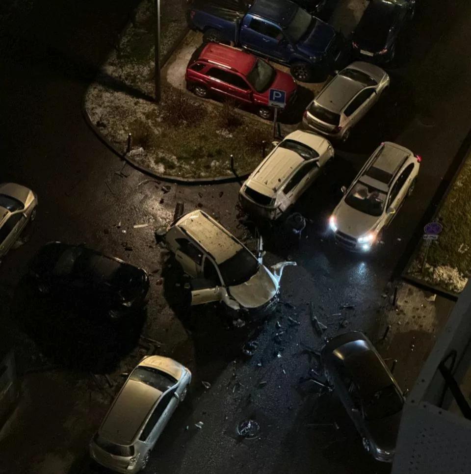 塔斯社报道，当地时间25日，俄联邦侦查委员会，当天公布了更多有关亚森纳瓦亚大街爆