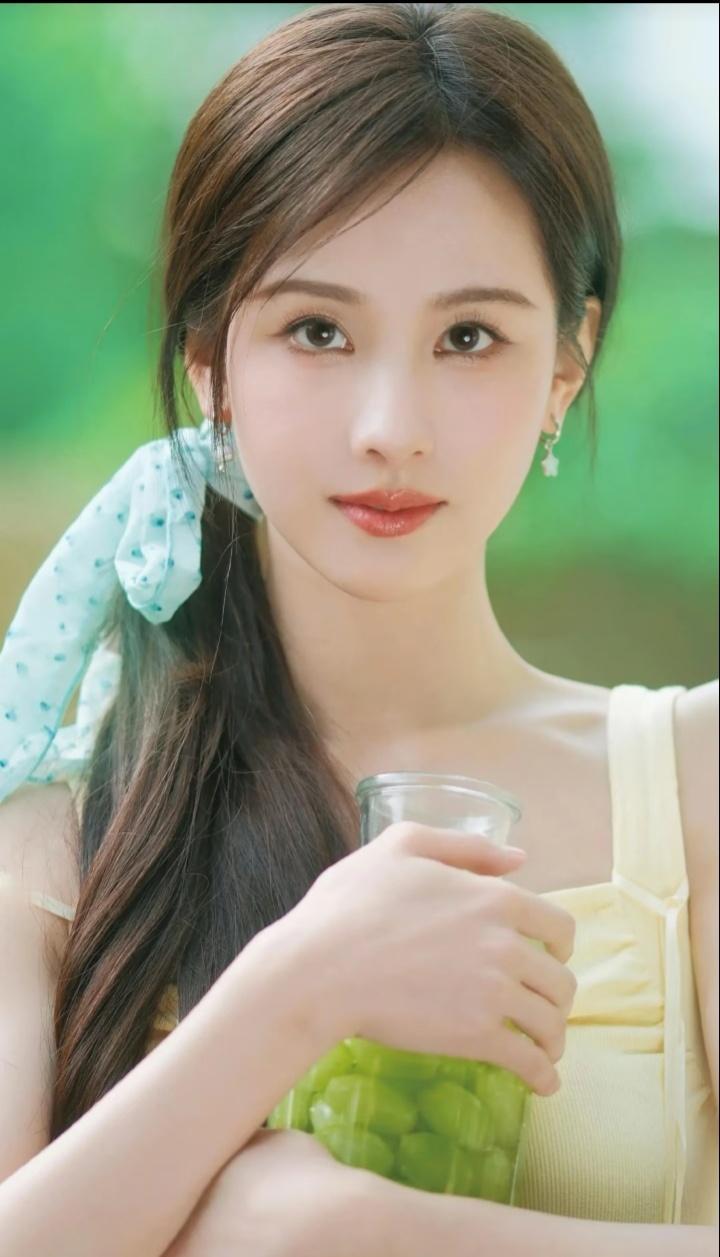 1.杜江能拿到的影视资源，大多是他的妻子霍思燕费心争取、四处对接来的，霍思燕结婚