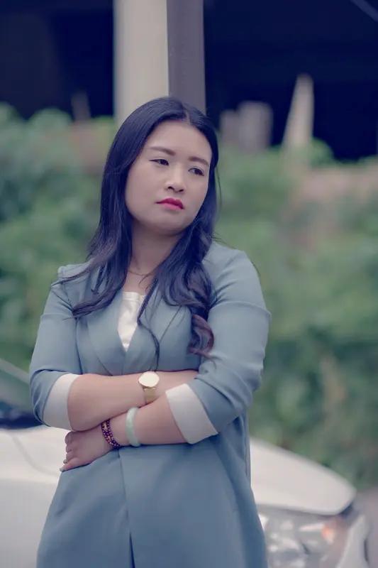 很多人看不上大龄剩女，原因还挺多。有些男人觉得大龄剩女心高气傲，挑挑拣拣这么多年