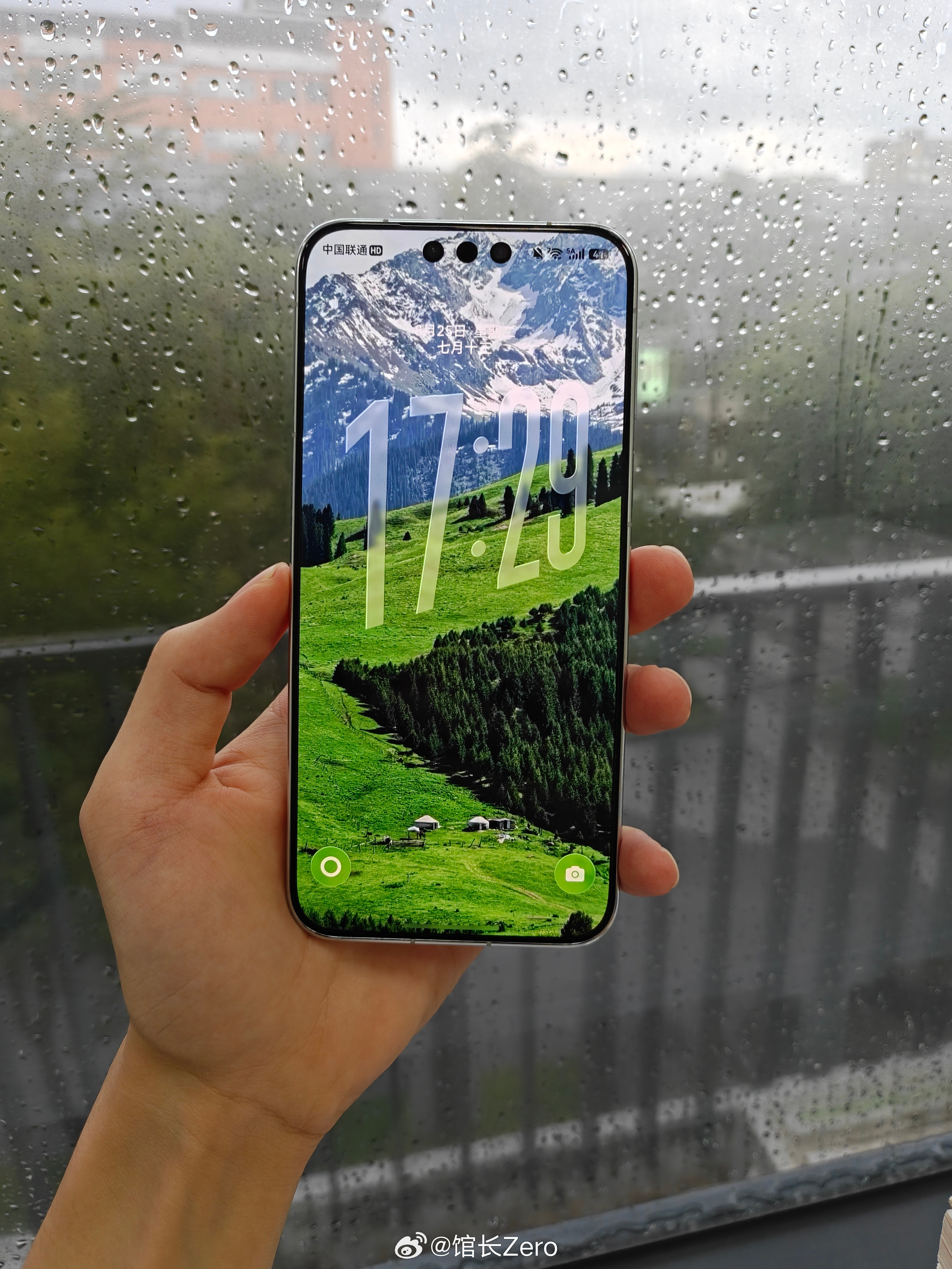 给华为mate80Pro更新了鸿蒙7，发现新增了3D空间壁纸，时钟都是3D立体的，真的好震撼，你们有