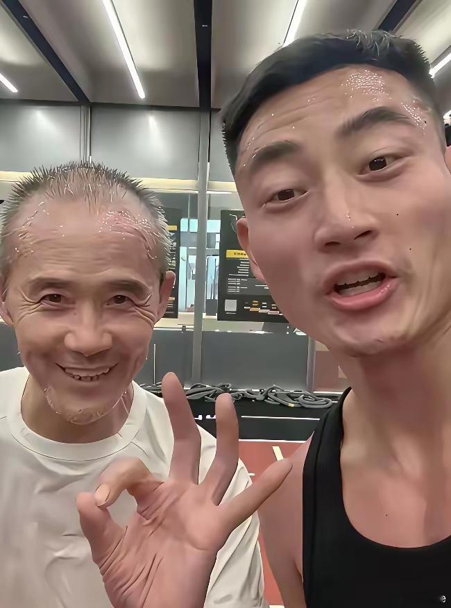 刚练完就泡冰水，这教练也太敢折腾王石了吧！
