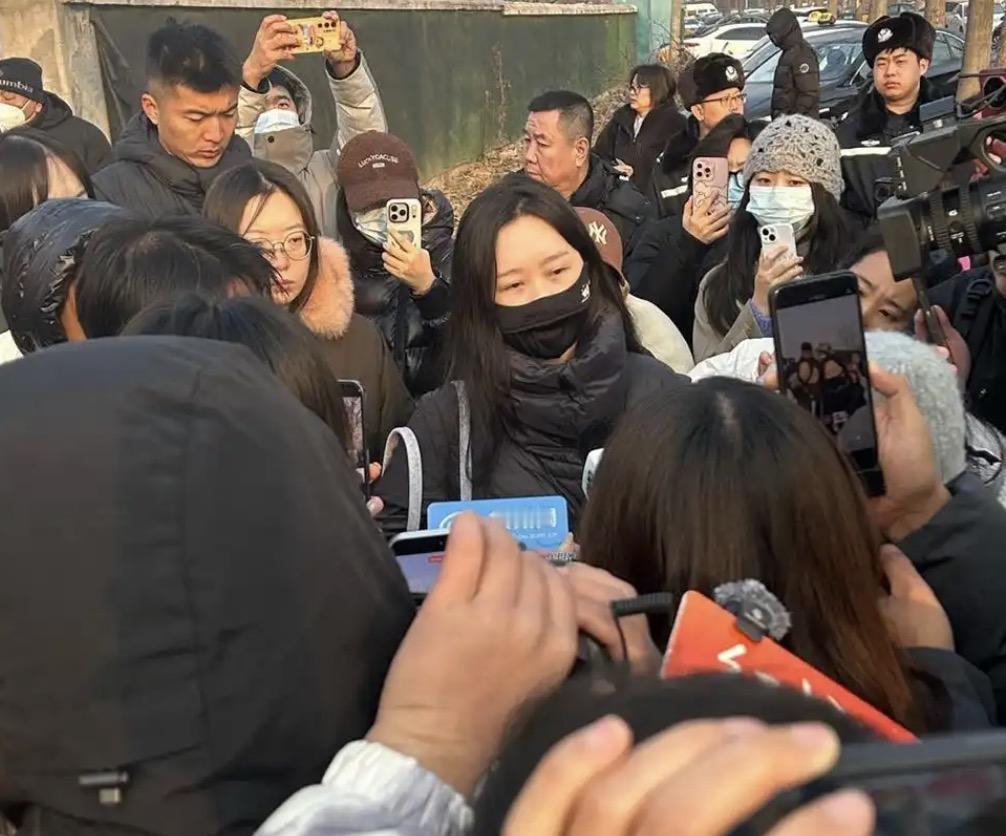 男子小区内毒死了9只宠物狗，一审被判有期徒刑四年，这个处罚到底重不重？在评判这