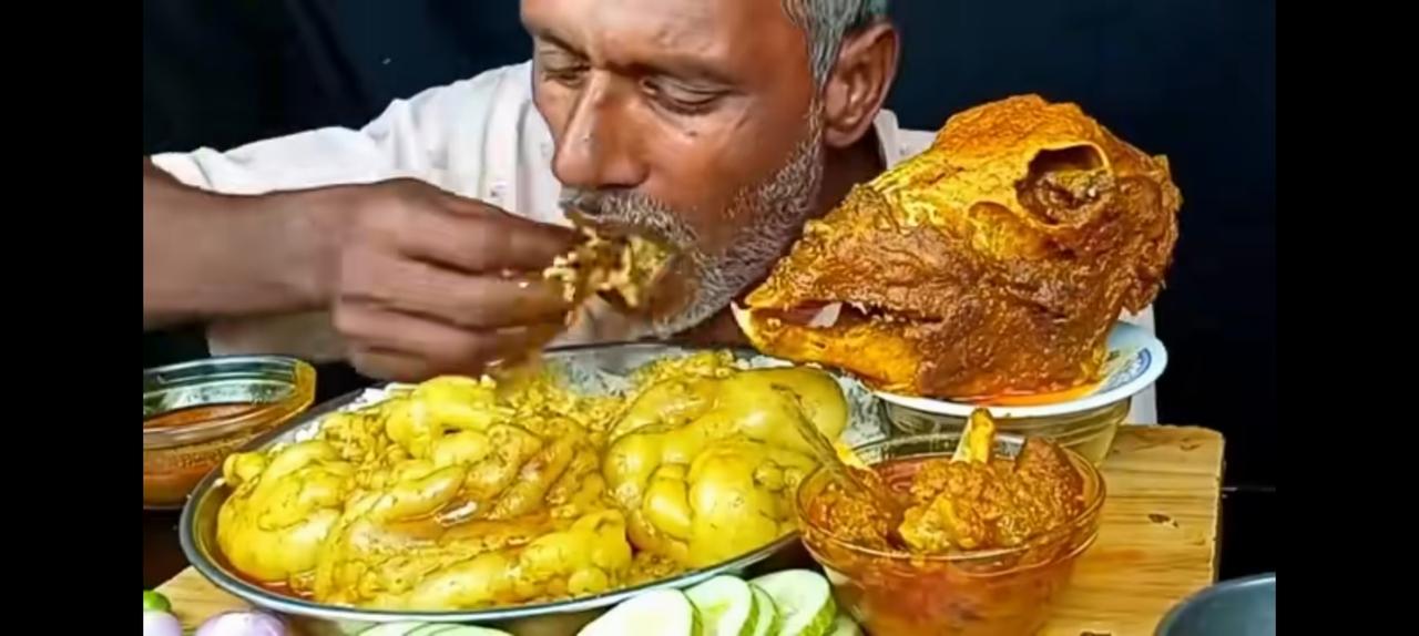 最后一次质问文明，发明筷子有什么用？两根木棍加起食物似乎很简单，却令非国人望而