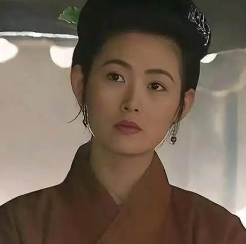 潘金莲在王婆家住下没几天，就把王婆儿子王潮拐上了床。公元1117年前后，山东