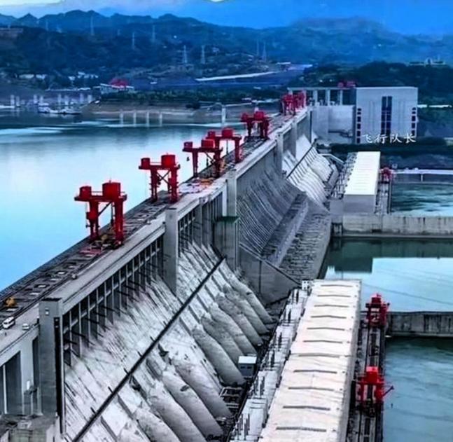 三峡最初定的是150米蓄水方案，重庆却提出了不同意见！1984年，重庆方面专门上