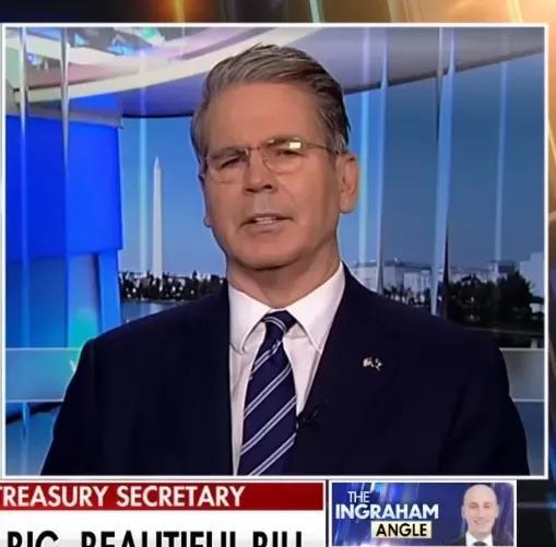 美国财长贝森特发出强烈呼吁！针对当前稀土出口的情况，美国财长贝森特公开喊话说，现