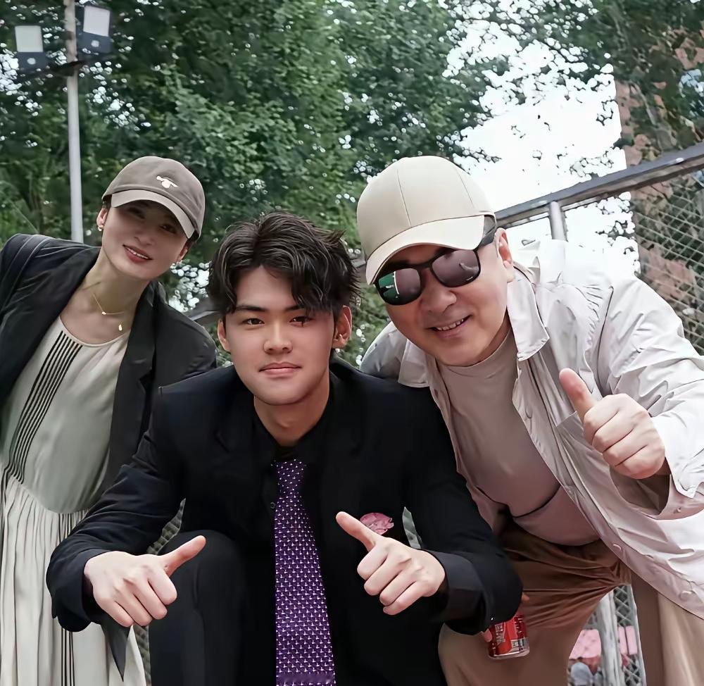 真的太争气！艺术夫妻生出顶级理科学霸，妥妥完美基因突变！别人星二代扎堆走艺