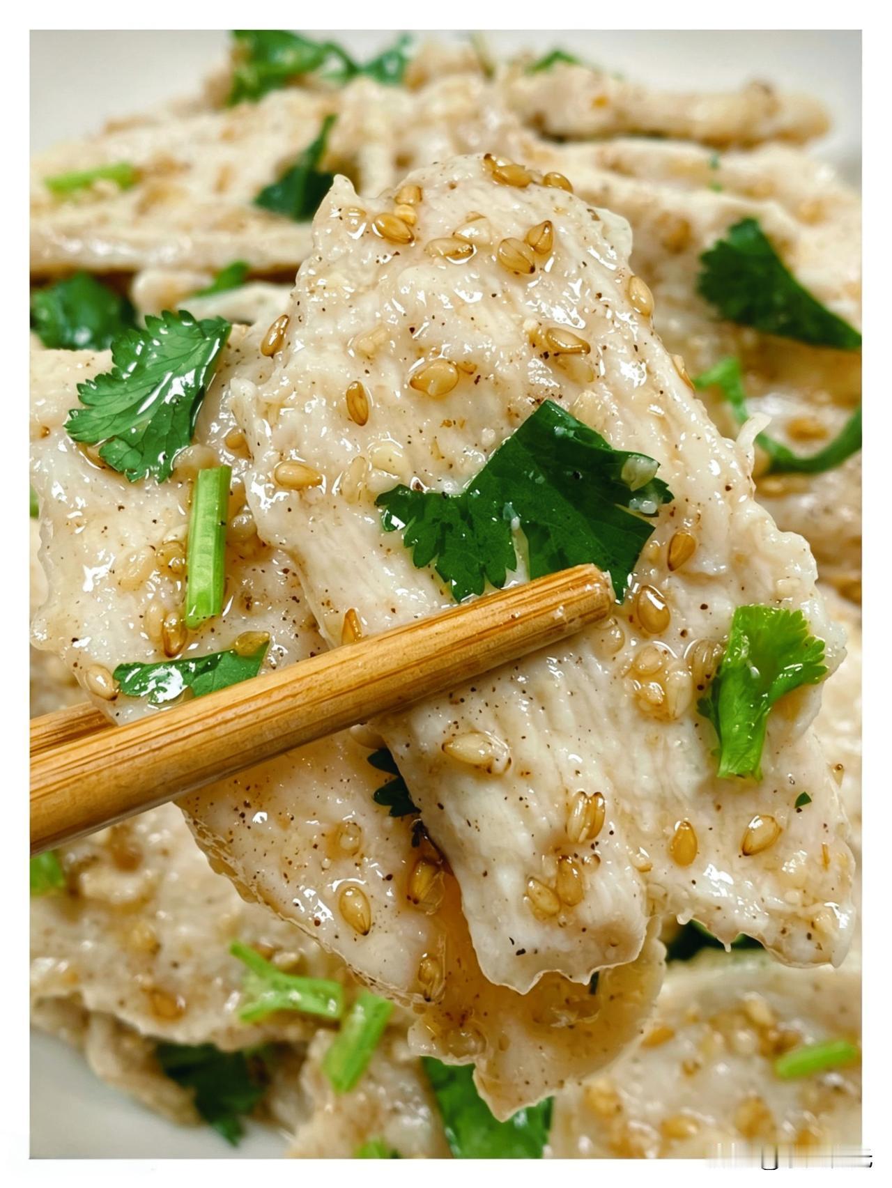 原来鸡胸肉这么做才好吃！软嫩不柴，我家娃一顿能吃两碗饭真的被闺蜜这道凉拌鸡