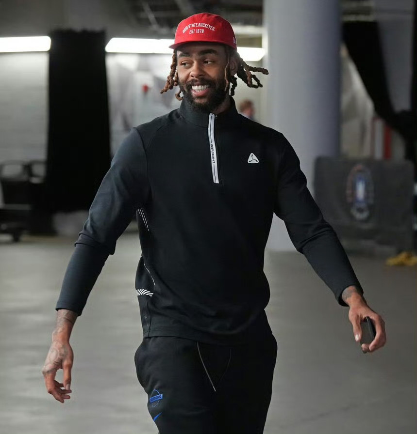 上海队把NBA名宿拉塞尔找来算是彻底让CBA其他队球迷认命了！上海球迷：大结局了，上海队至少三连冠，