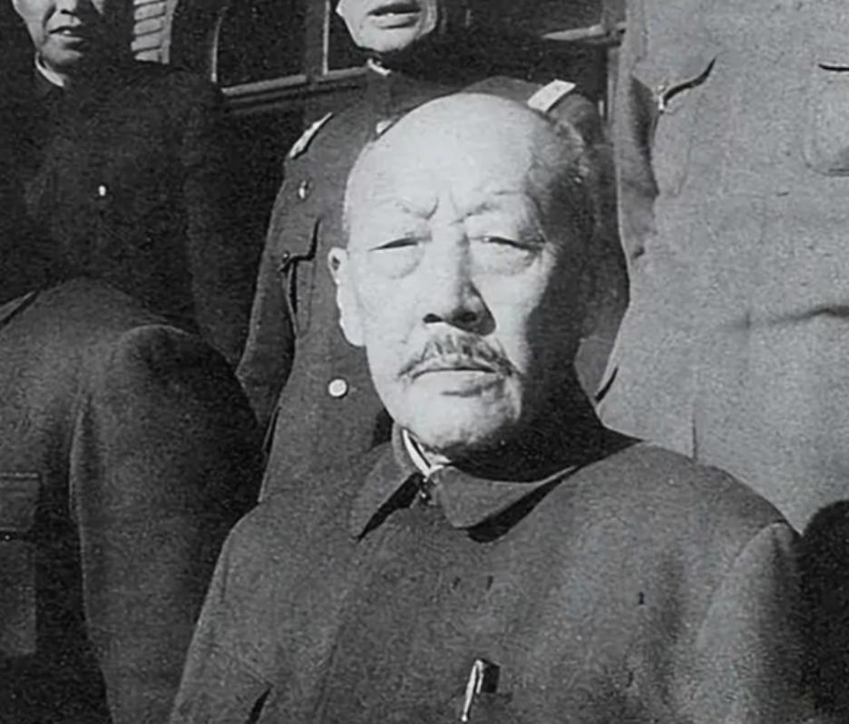 1955年，贺龙、聂荣臻去见卖豆腐出身的大汉奸张景惠，张景惠今年已84岁了，正戴