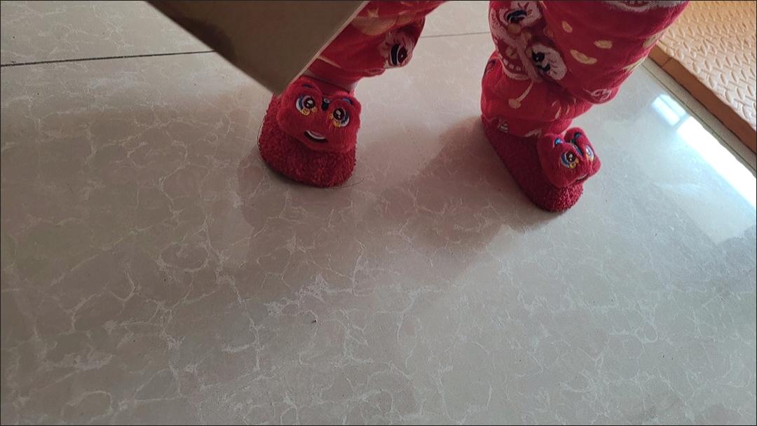 家有双胎太累了，每天闹哄哄的，刺耳的头疼，都说孩子到了一定阶段可以戒夜奶，这也戒