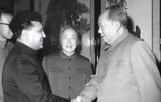 1968年，周总理向毛主席汇报，如果继续援建巴基斯坦的公路的话，至少还需要3个亿