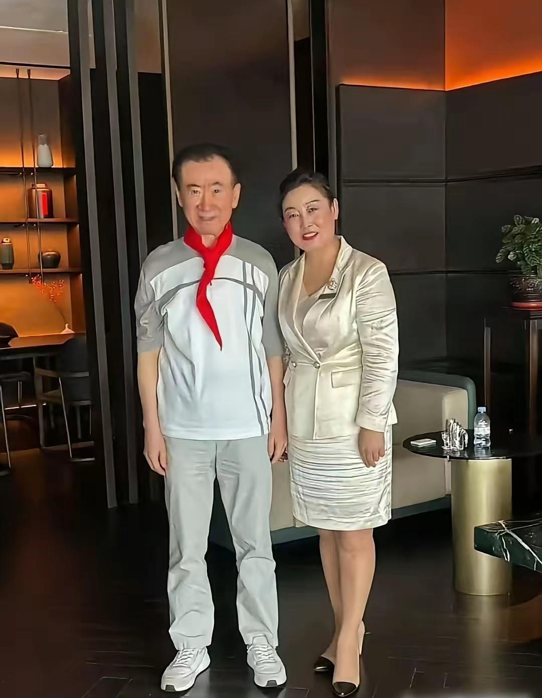 有一个问题，我一直想不明白，听说王思聪以前在国外留学，而且还是一个学霸。可为啥回