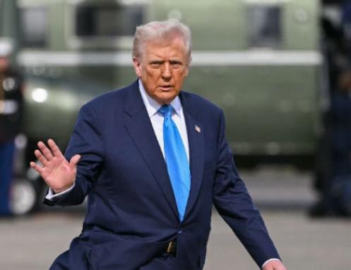 11月2号，特朗普在自己的社交媒体上再次提到了中国，并且重复了之前所提到的G2构