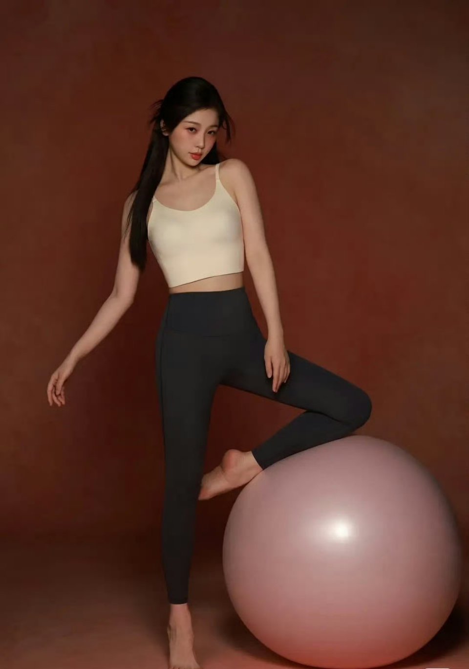 这样看，赵露思和虞书欣的身材，你更偏爱哪一种？