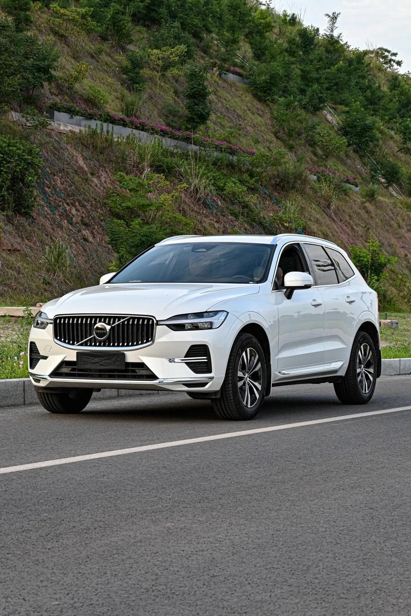各位车友好，我是开了三年沃尔沃XC60B5智逸版的真实车主（目前里程6.