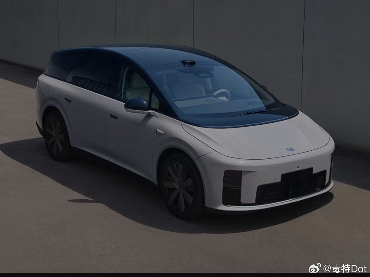 2026款理想i8已在工信部亮相理想i6的口碑和销量取得了双丰收，可以期待一下i