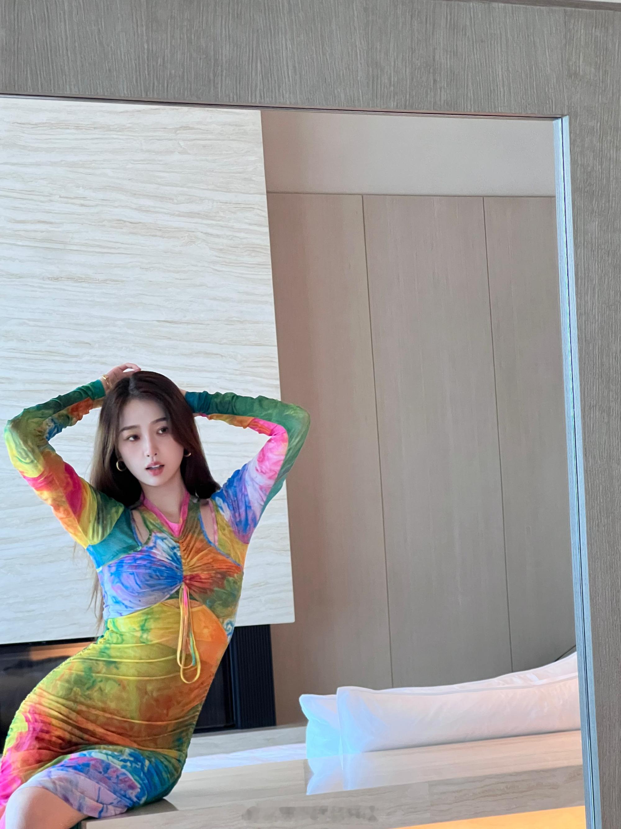 虞书欣彩虹美少女