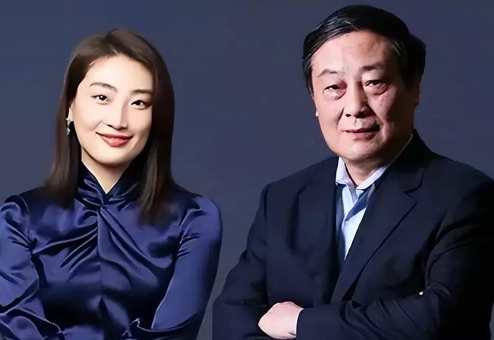 人都会偏爱和自己像的孩子，宗馥莉在老头子所有已曝光的子女里，无论是长相还是手段谋