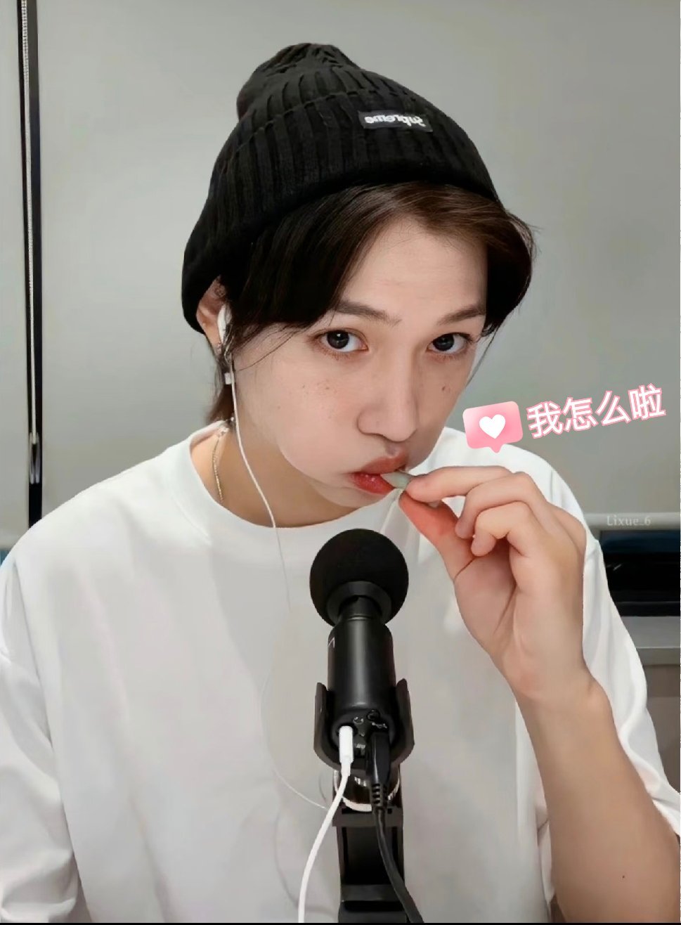 不要欺负一个爱吃炸鸡的妹妹呀小心她直接送你一个炸鸡代言哦