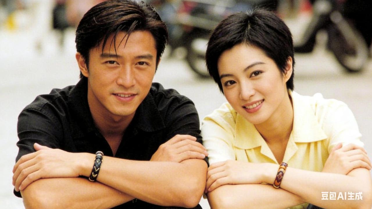 46岁谢霆锋港大讲座戴26年前定情镯，划痕藏深情，锋菲恋成娱乐圈长情范本4