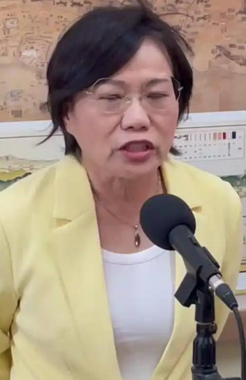 "台独"顽固分子刘世芳也没想到，自已作死连累亲人，家族会不会将她除名，这种人就是
