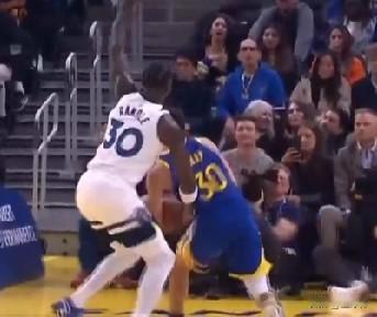 赢得对手的认可！兰德尔谈库里：“斯蒂芬还是一如既往的出色。”“他今天复出