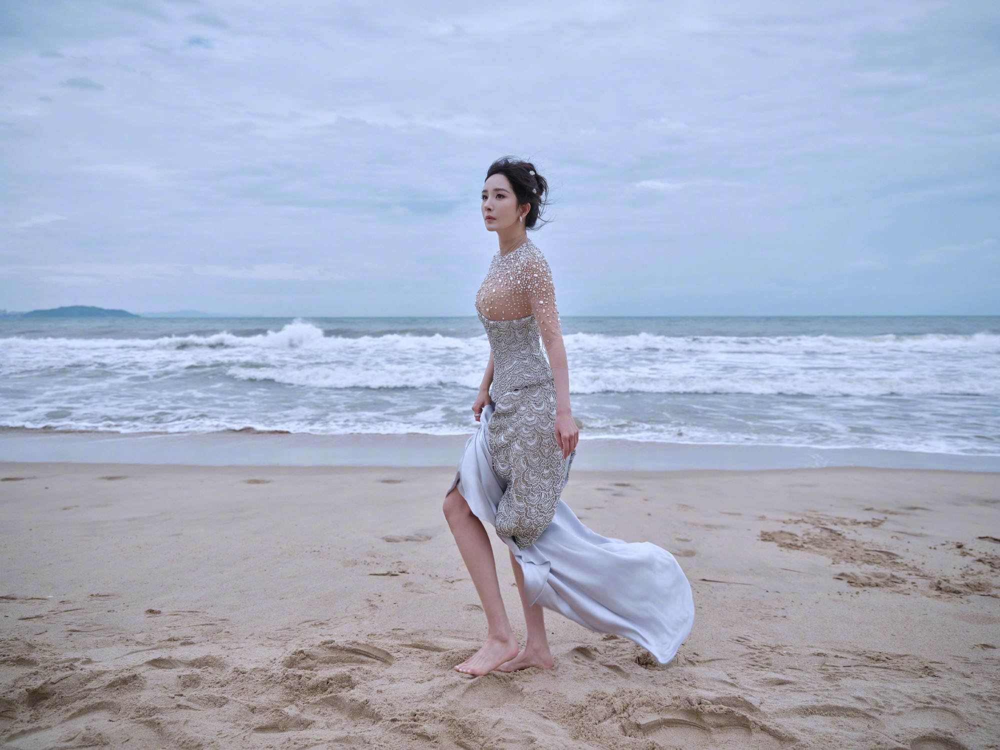 杨幂红底鞋👠