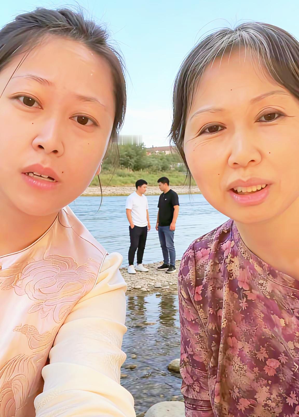 姐妹们，我今年五十三，退休金不高不低，有大把时间刷手机。说实话，刚开始关注素老三