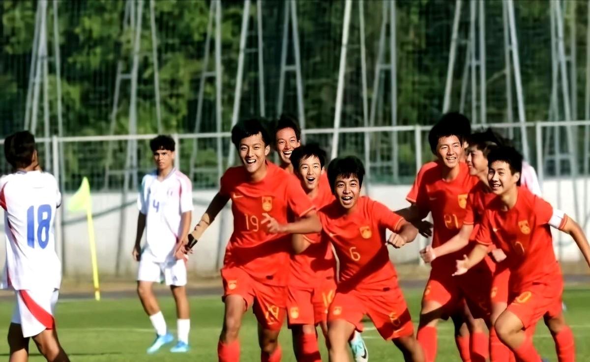 太解气了！国足U15在意大利主场，把东道主给干了。这事儿真不是吹的，2-0完