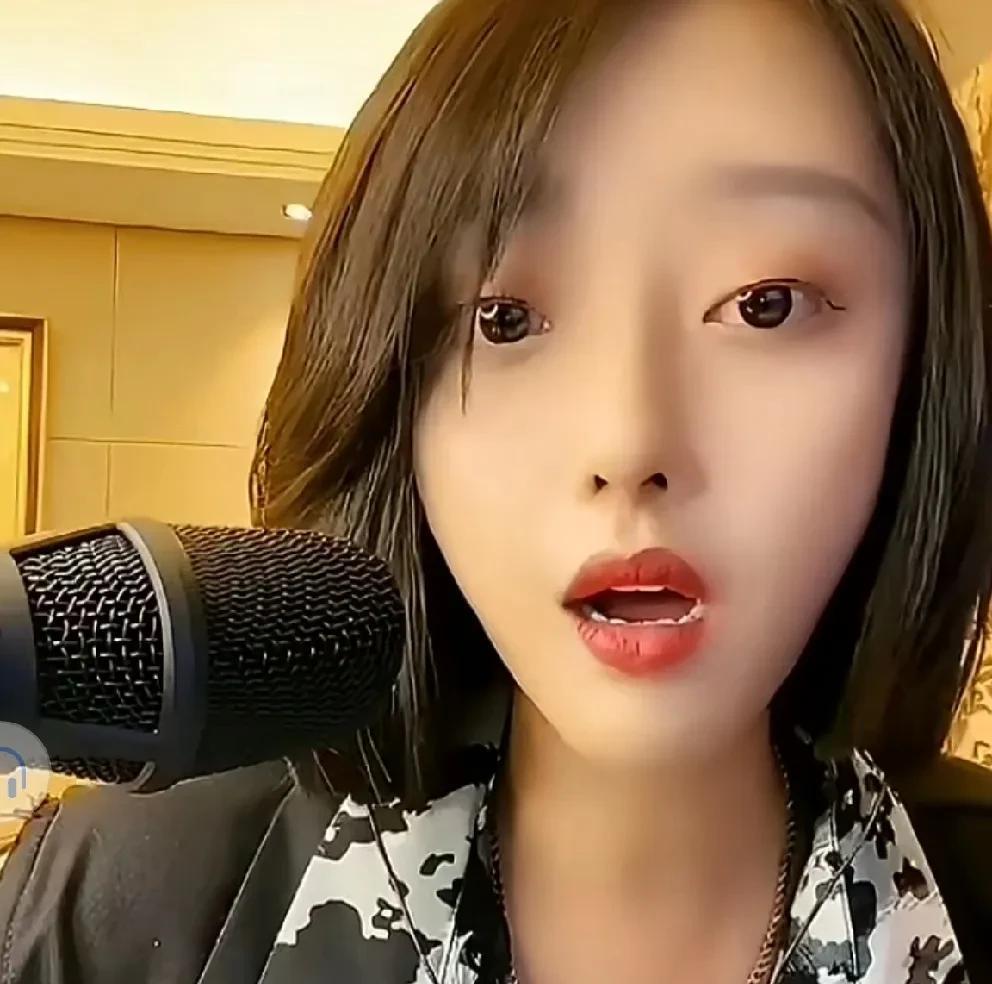 舞帝老利曾在一场直播爆料当年辛巴为了在d音捧红娜美