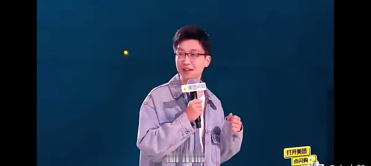 别再拿“找外国人”当时髦了!真正该清醒的从来不是肤色,而是那颗被“慕强滤镜”蒙住