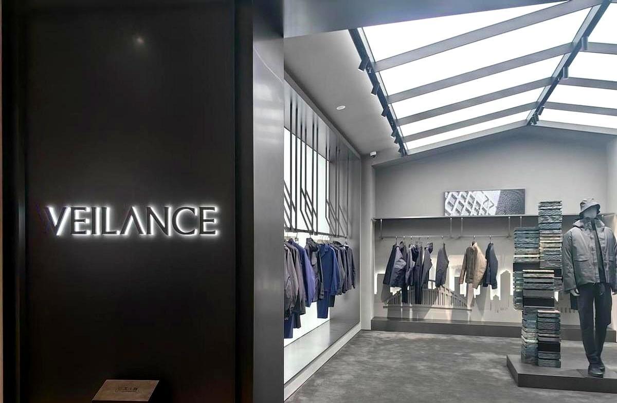 真正的有钱人，已经不穿大Logo了。你有没有发现，商场一楼变天了？过去LV