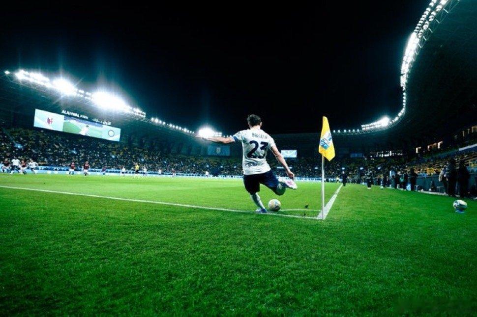 米兰体育报：国际米兰正团结一致管理层与齐沃进行了会谈并制定了重启计划现在所