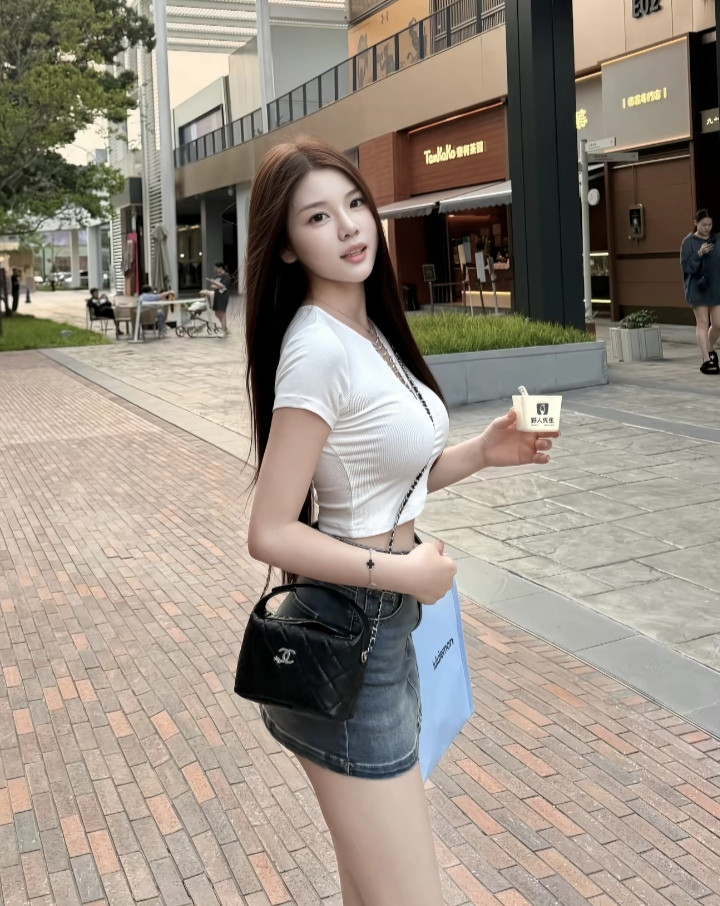 饭可以不吃，逛街不能少了