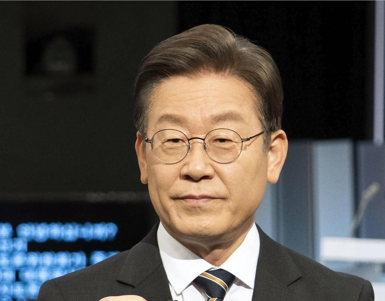 李在明演讲中说：“我们拥有相当于朝鲜GDP两倍的国防预算、世界第五大军事力量以及