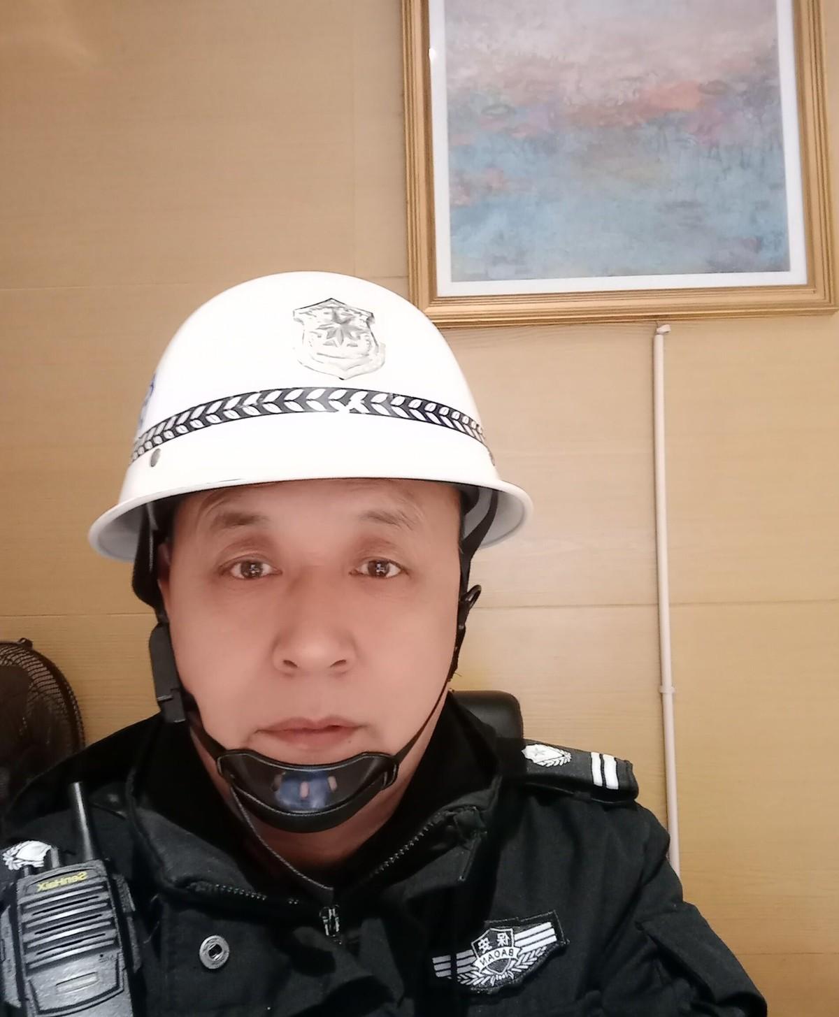 物业总公司一、二期安保突然外包，在岗保安被要求直接跟第三方保安公司签合同，不签就