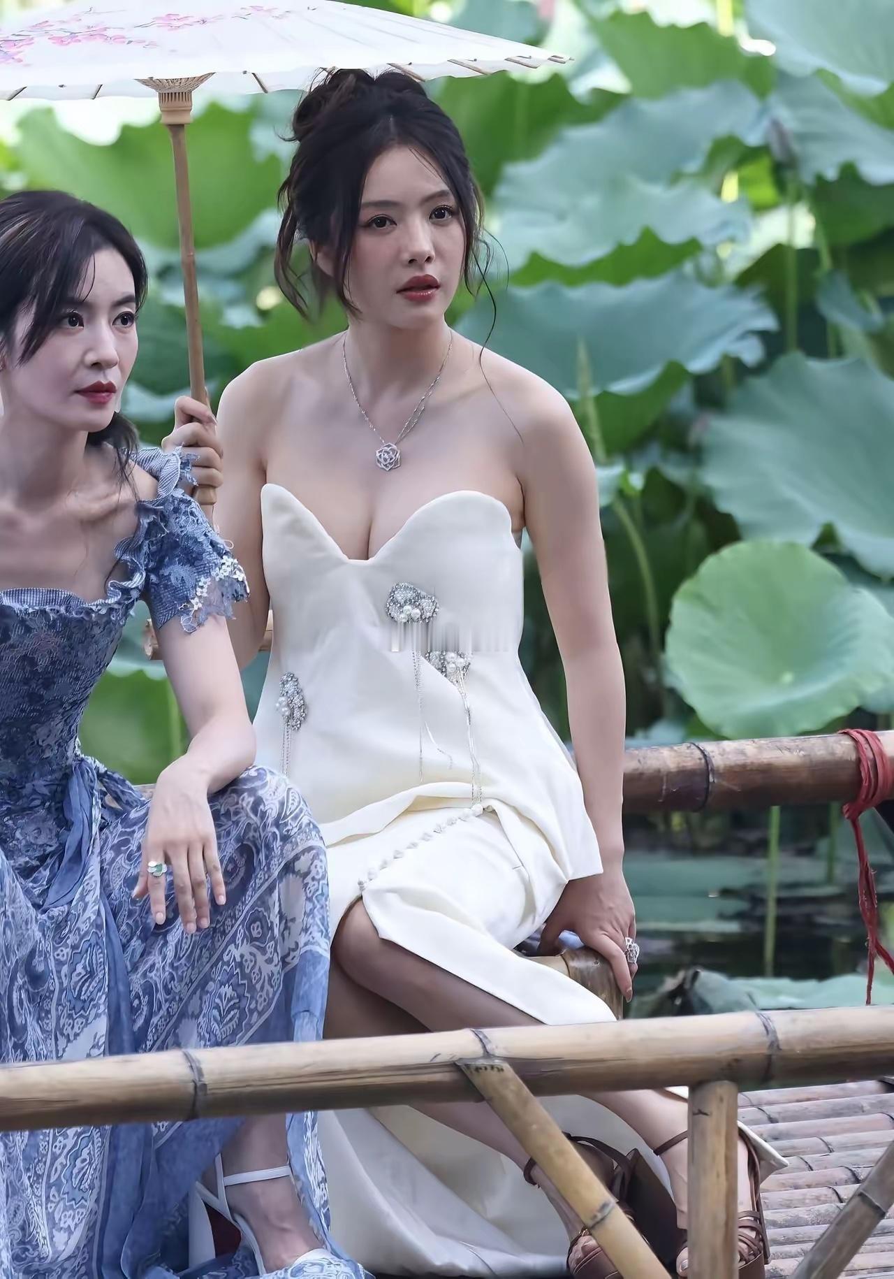 蔡文静这么漂亮身材这么好，为什么就不火呢？