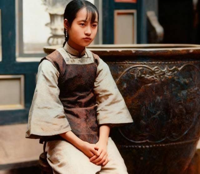 民国时，有一种陋习叫“典妻”，穷人家低价将自己老婆“租”出去3至5年，给40、5