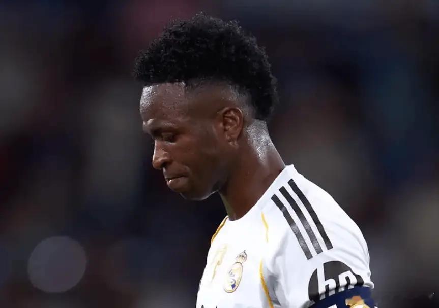 长得丑的边锋25岁就要去沙特吗？实时转会新闻&传闻：皇马续约谈判彻底破裂为