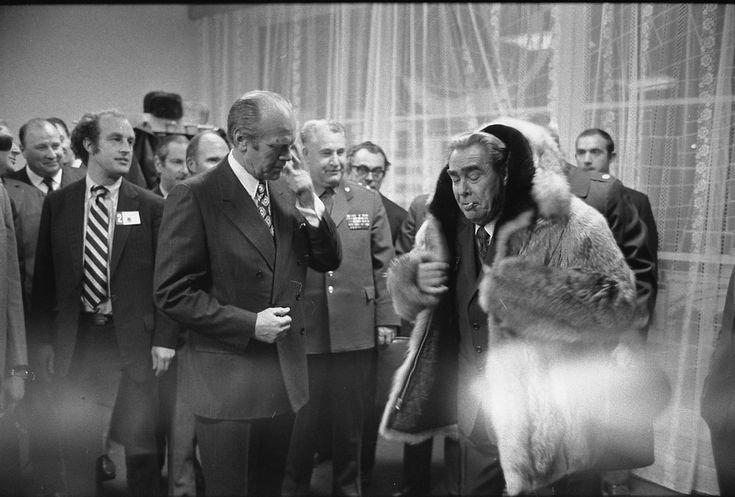 1974年11月23日至24日，美国总统福特到访苏联远东地区的符拉迪沃斯托克（海
