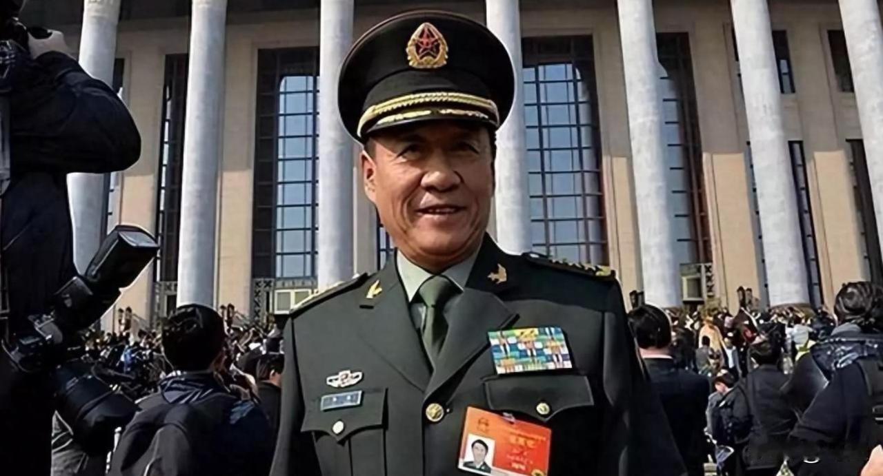 2004年，刘源嘱咐广东省长：“我女儿嫁到你家，你要好好对她”。很多人第一次听