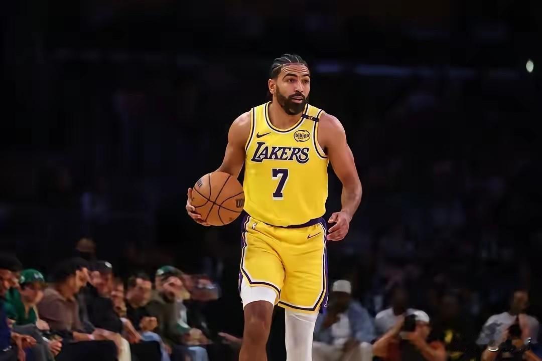 文森特其实是湖人非常重要的一环，他的重要性比斯玛特还要大！本赛季是文森特加盟湖人