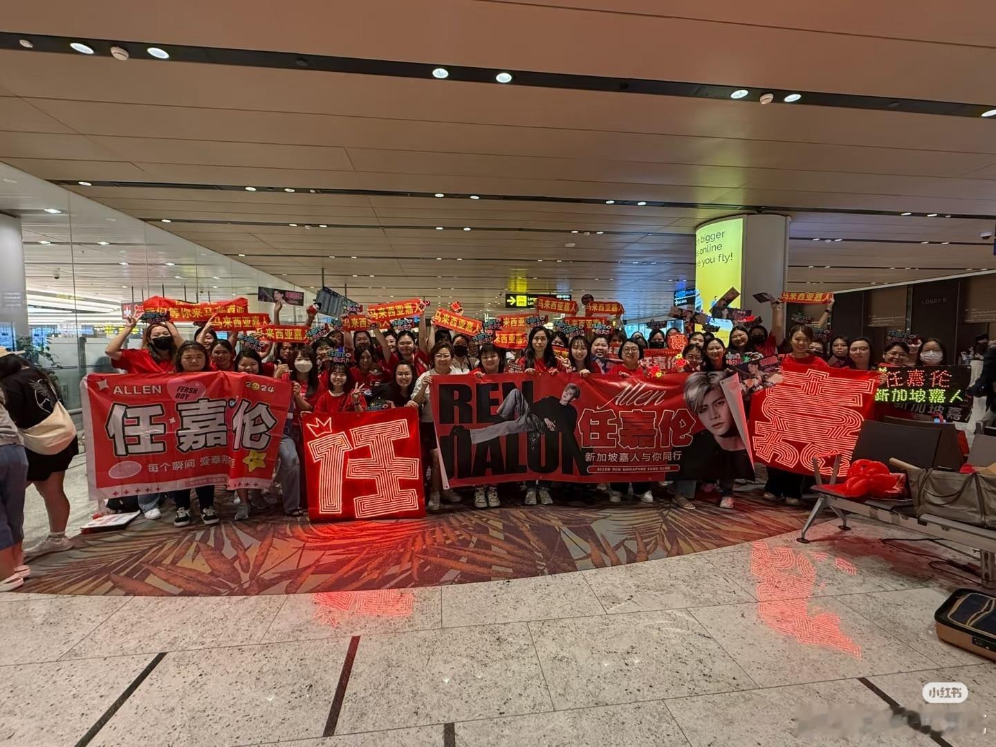 新加坡也好多任嘉伦粉丝啊