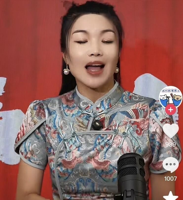 “这是张伯鑫的最后一块遮羞布！相声界的事，非要派自己的老婆出来砸缸，我有疑问，这