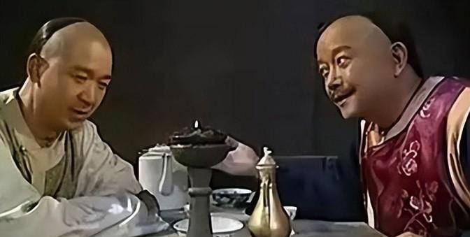 乾隆问大臣吃啥早餐？“几个鸡蛋。”早朝时分，乾隆皇帝随意询问一位早早到场