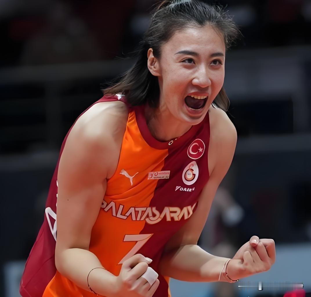 王媛媛留洋不仅拿的一个冠军，更成为了世界一流副攻!中国女排主力副攻王媛媛结束本