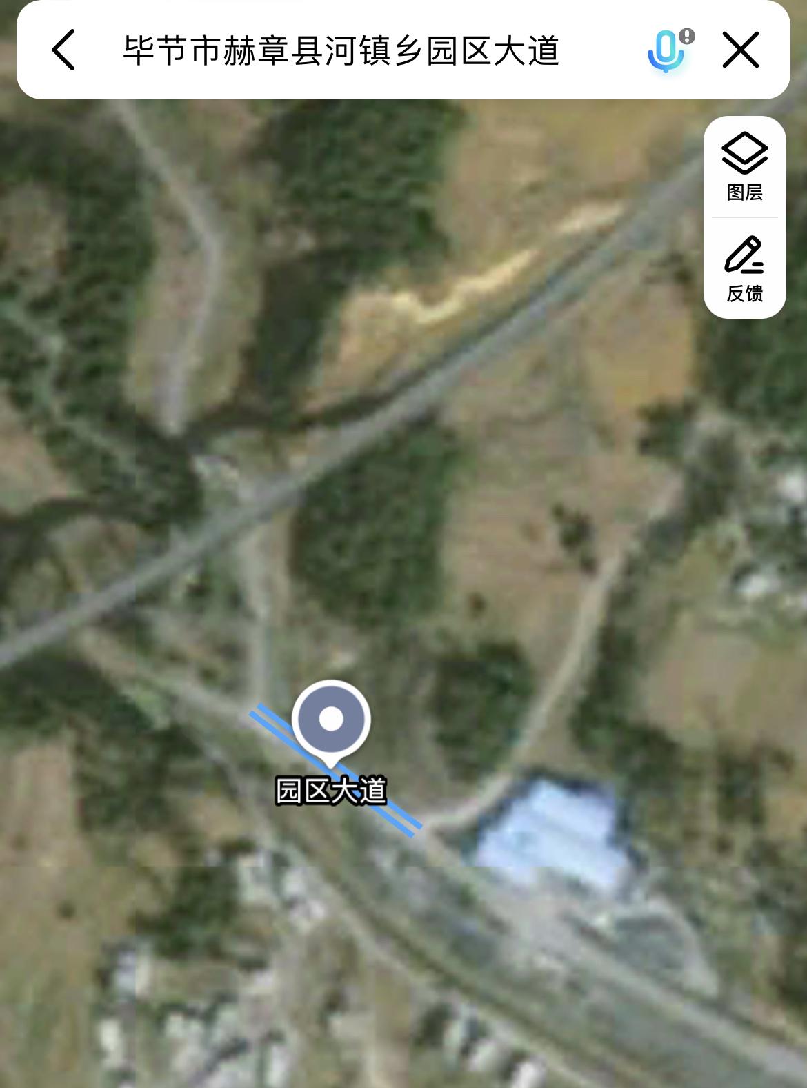 3月23日，贵州学生交通事故！事发地：双向两车道，大货车停在路边。事发车