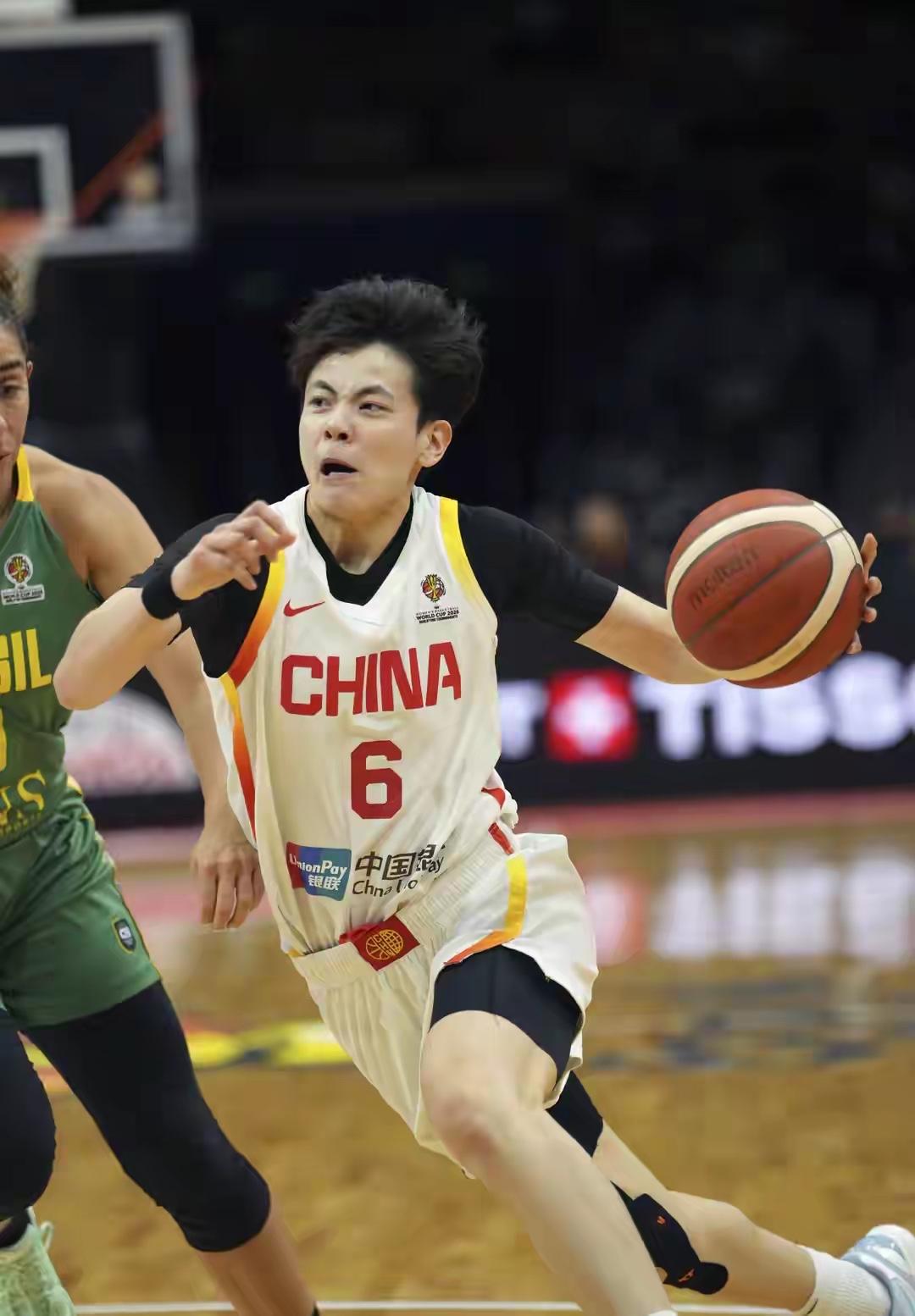 中国女篮世预赛外线球员的命中率先看队长杨舒予，46次出手，命中22个，命中率