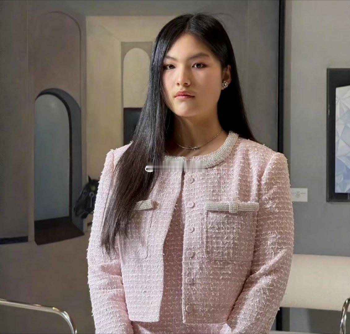 穿对衣服真的很重要，王诗龄之前都是被造型坑了，现在已经美成天仙的状态。